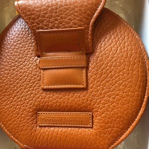 Dooney and Bourke cd case- leather